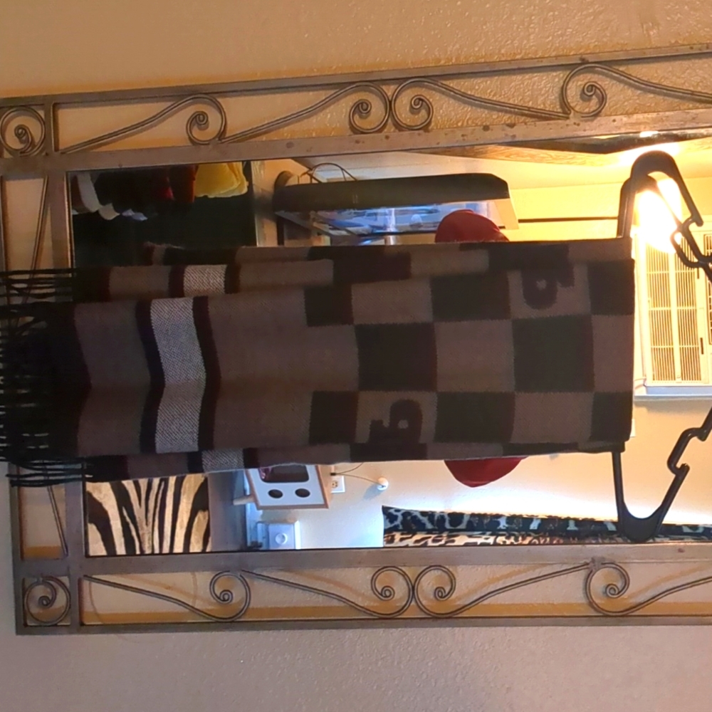 Victoria's secret (Pink)brand scarf